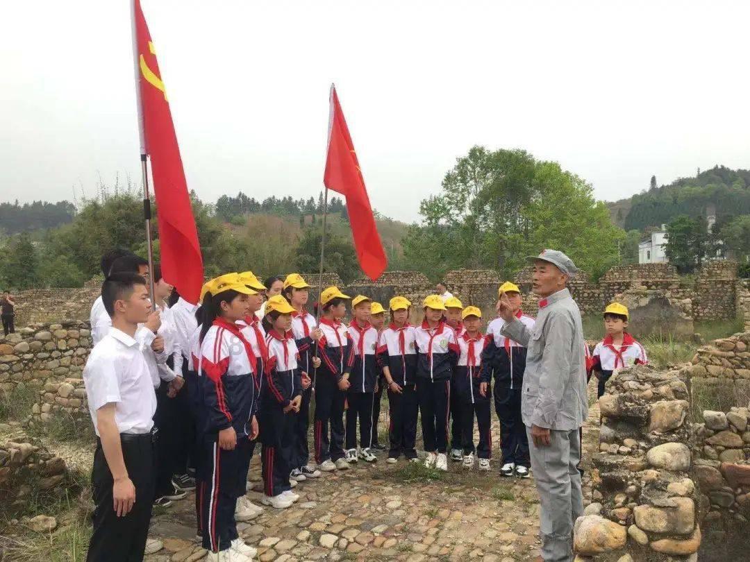 宁夏政协委员马红英:加强农村妇女手工编织技能培训 带动妇女就业创收
